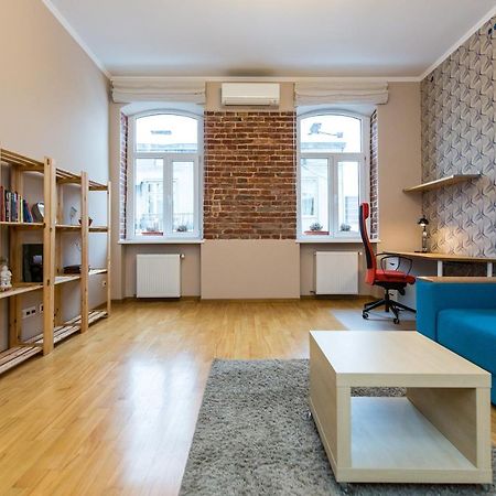 Light And Spacious Apartment On Gazova Str Lviv Bagian luar foto