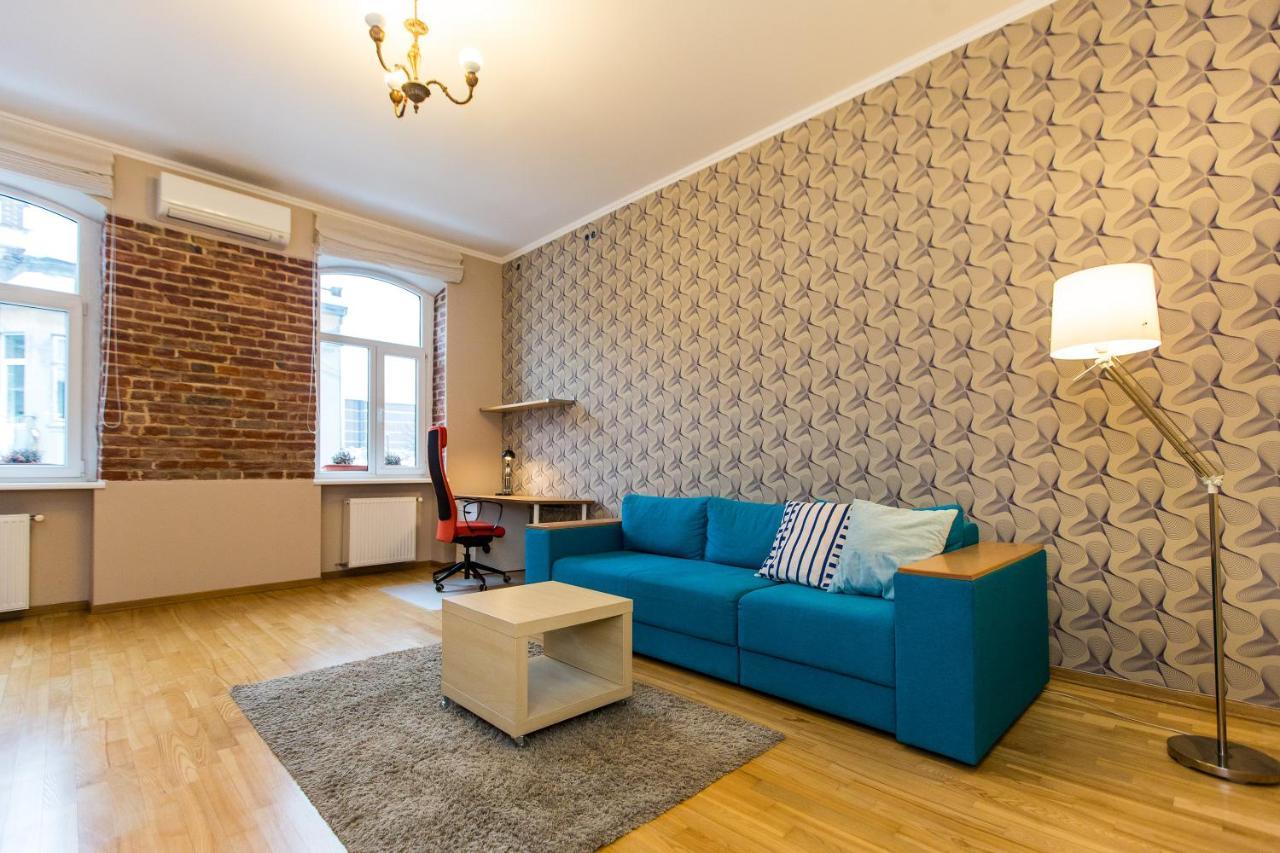 Light And Spacious Apartment On Gazova Str Lviv Bagian luar foto