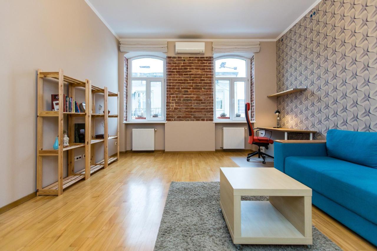 Light And Spacious Apartment On Gazova Str Lviv Bagian luar foto
