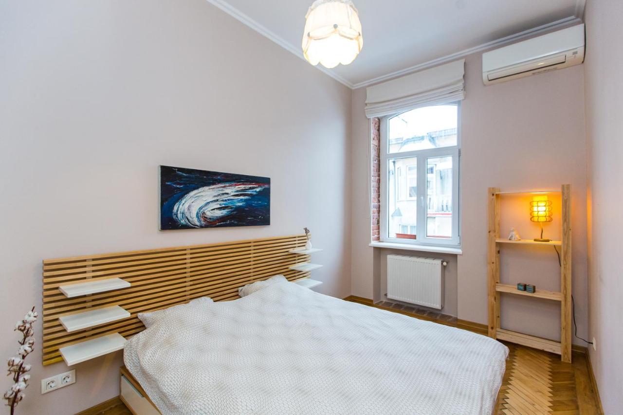 Light And Spacious Apartment On Gazova Str Lviv Bagian luar foto